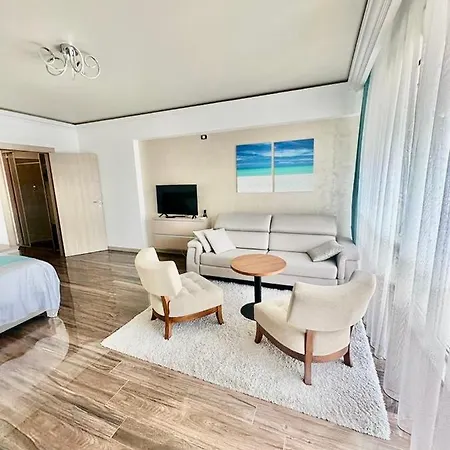 Apartamento Studio White Tower - Vedere Top La Mare Si Lac - By Gofman Rentals Mamaia